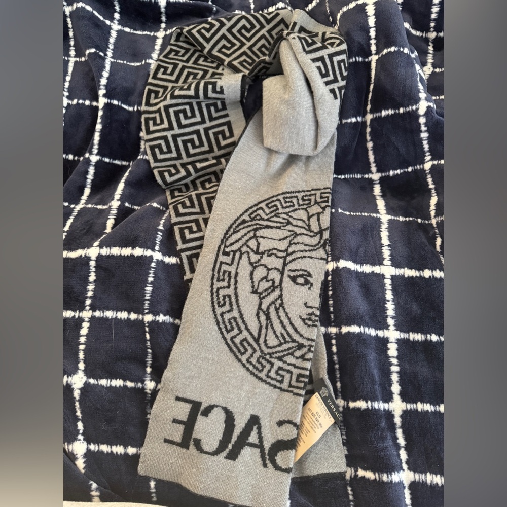 Versace scarf wool